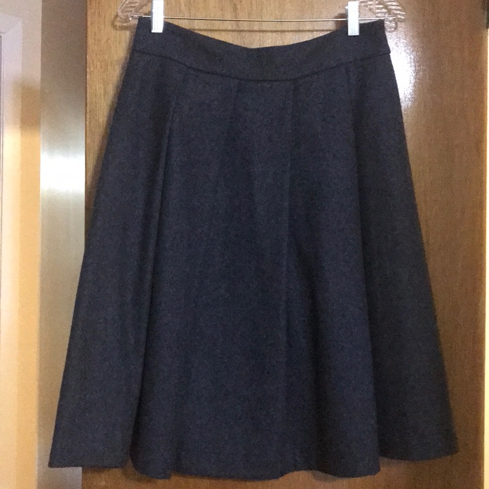 Wool grey skirt